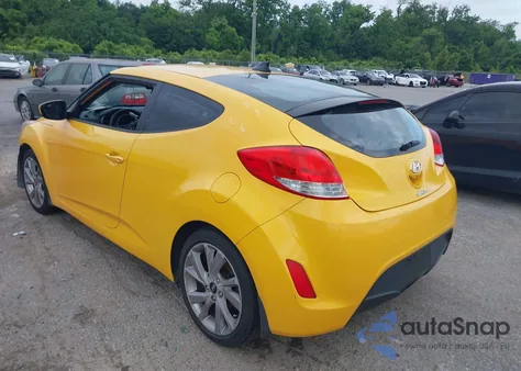 2016 Hyundai Veloster z USA, uszkodzony, nr VIN KMHTC6AD9GU272778
